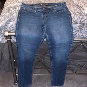 Women’s Levi’s Skinny Jeans size 9/29